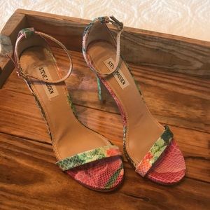 Steve Madden leather multi colored. 8